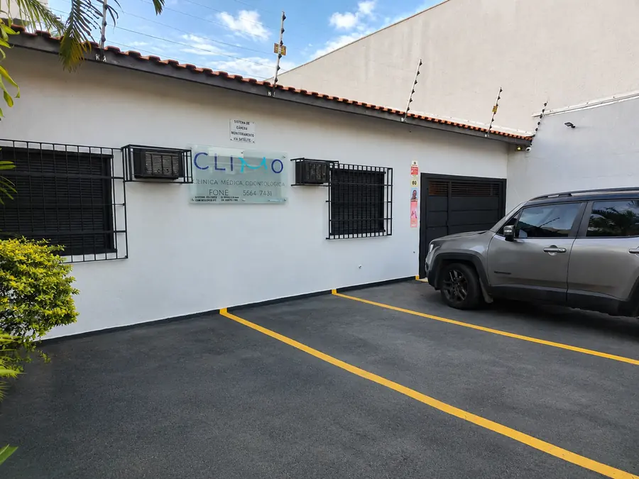 Fachada do consultório do Dr. Danilo Menah em Jabaquara, São Paulo
